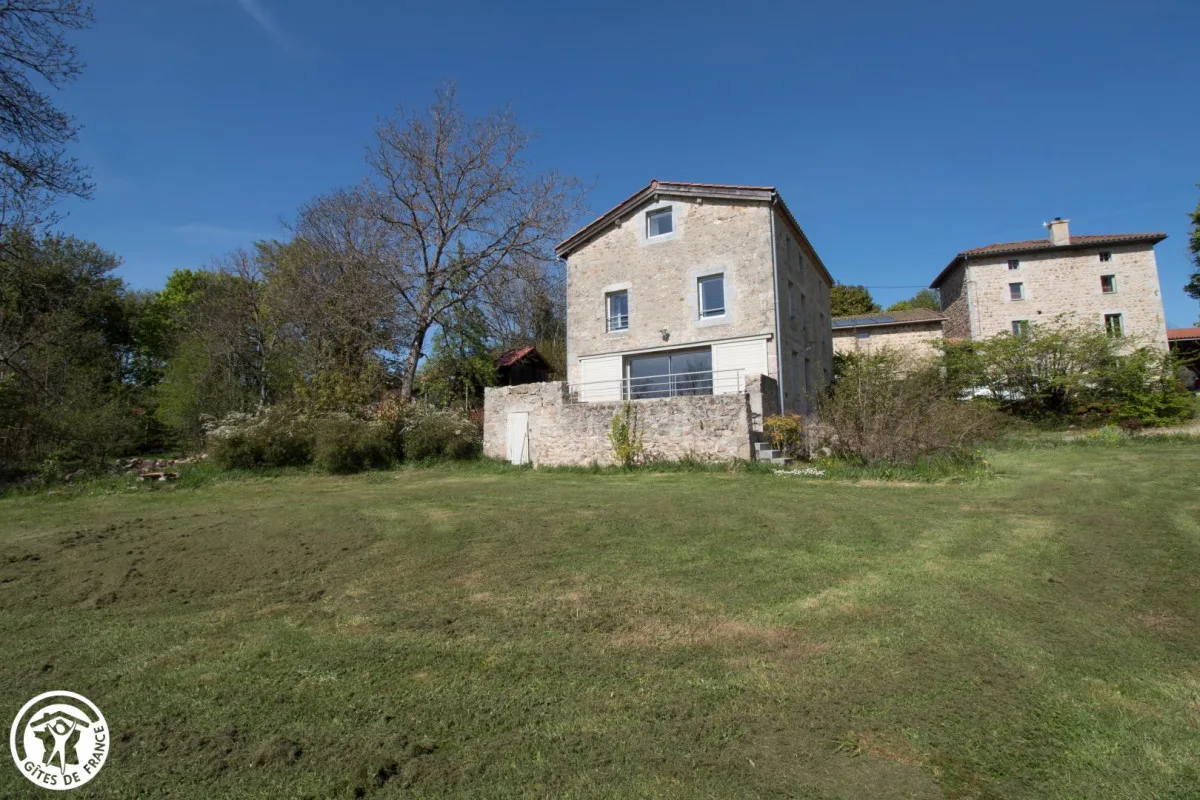 South facade viewed from the meadow