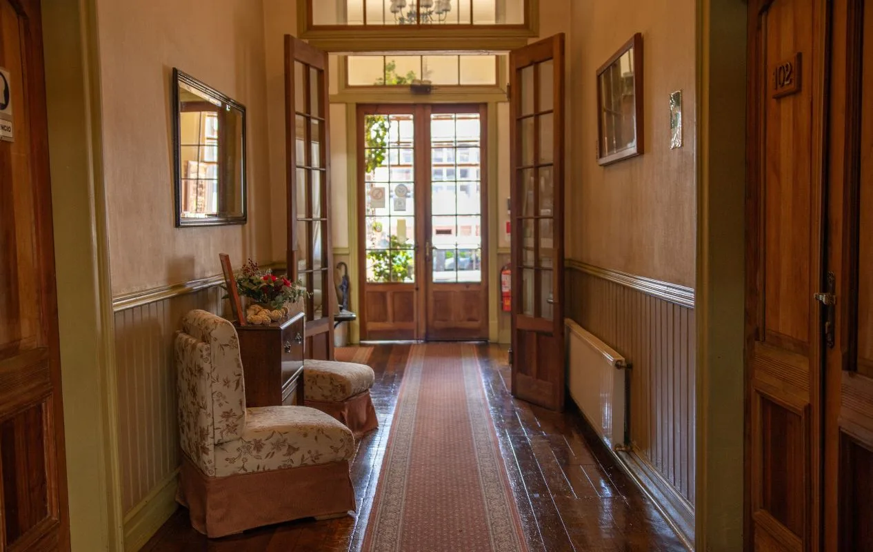Double-room corridor