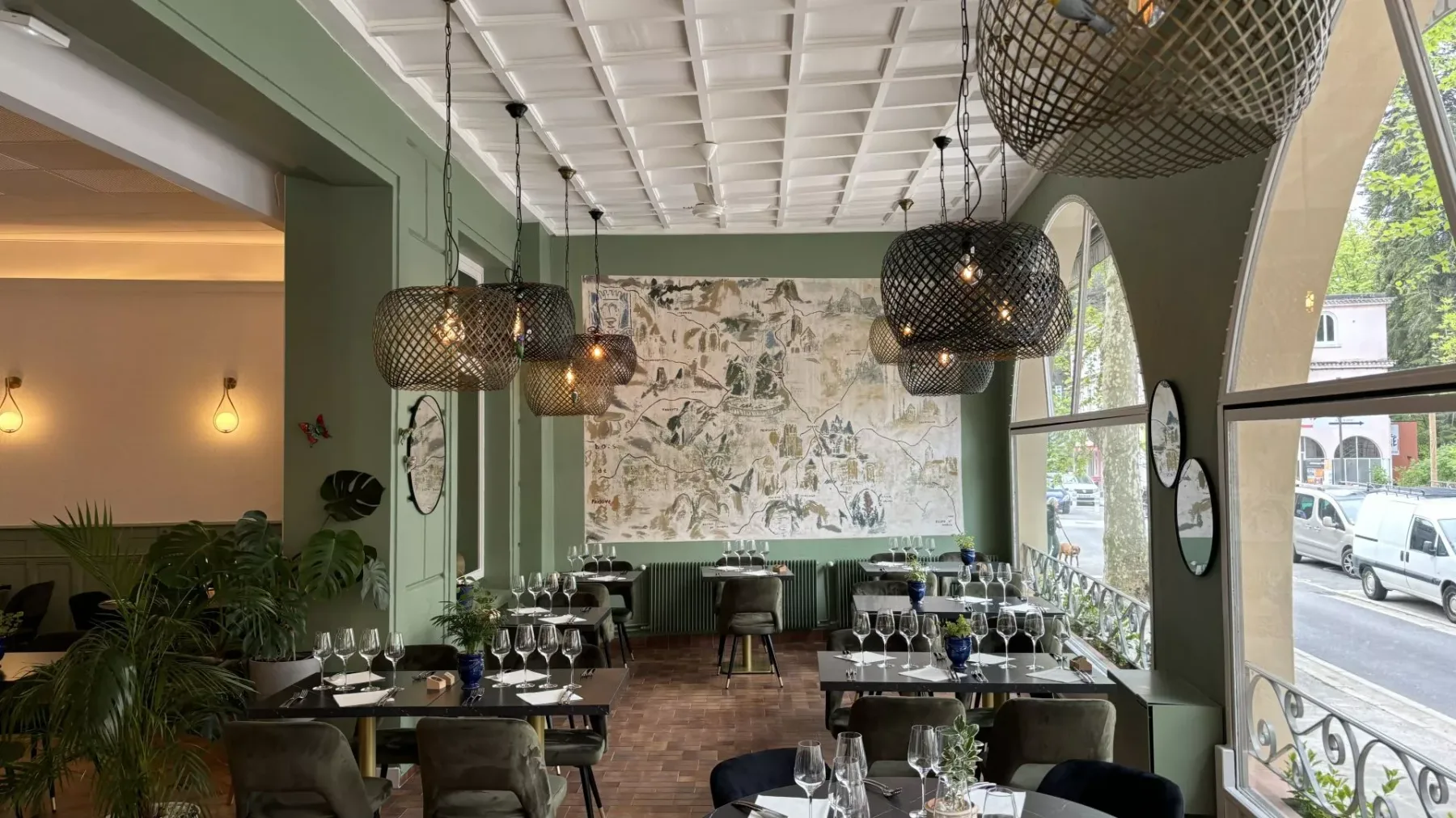 Restaurant veranda