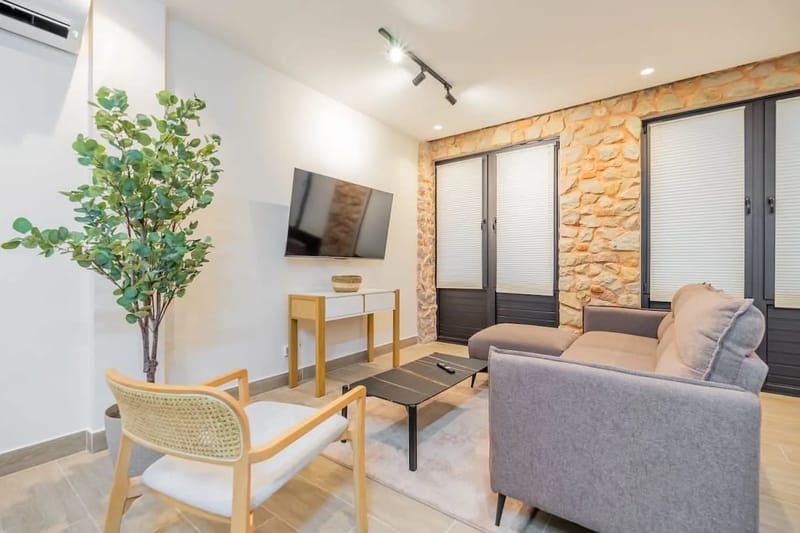 Luxury 1BR in Casco Antiguo w/ Balcony