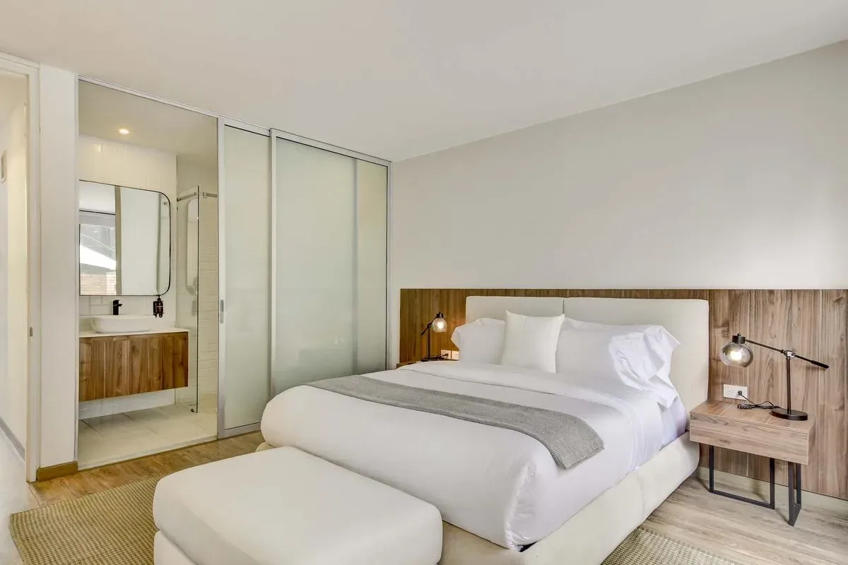 Deluxe 1BR Duplex in El Virrey w/ Terrace