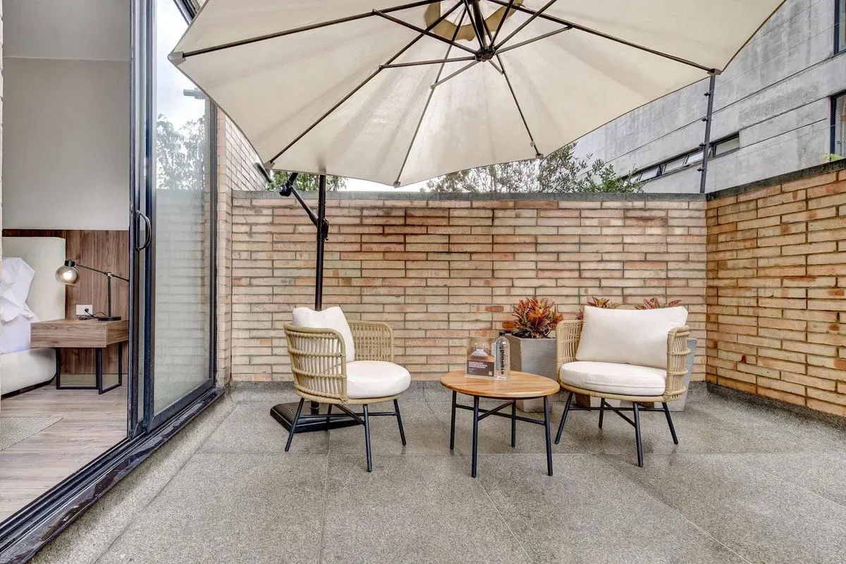 Deluxe 1BR Duplex in El Virrey w/ Terrace