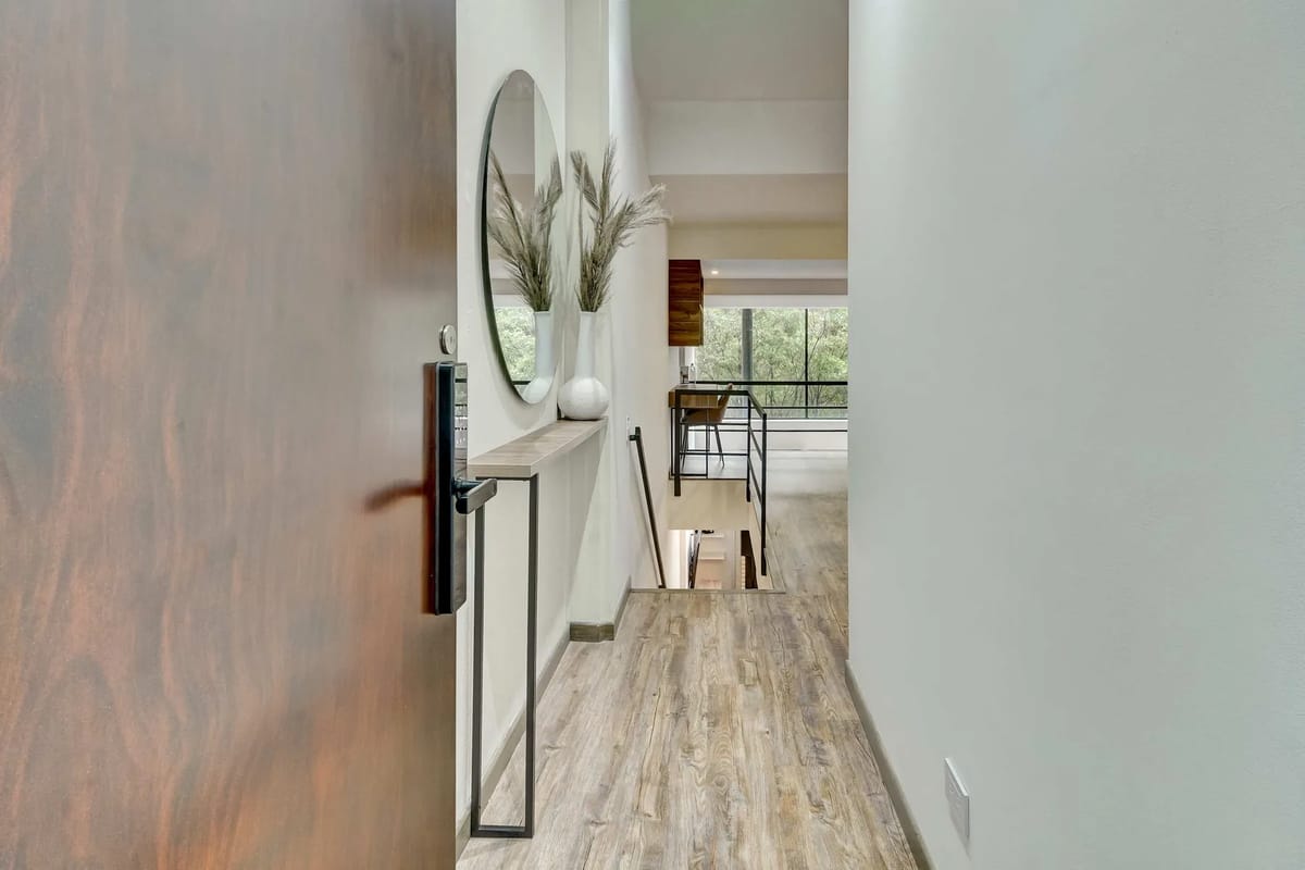 Deluxe 1BR Duplex in El Virrey w/ Terrace