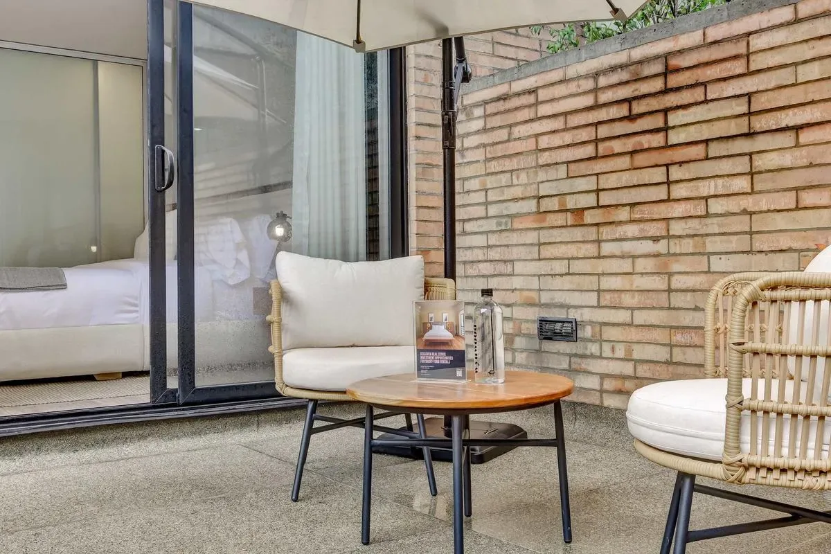 Deluxe 1BR Duplex in El Virrey w/ Terrace