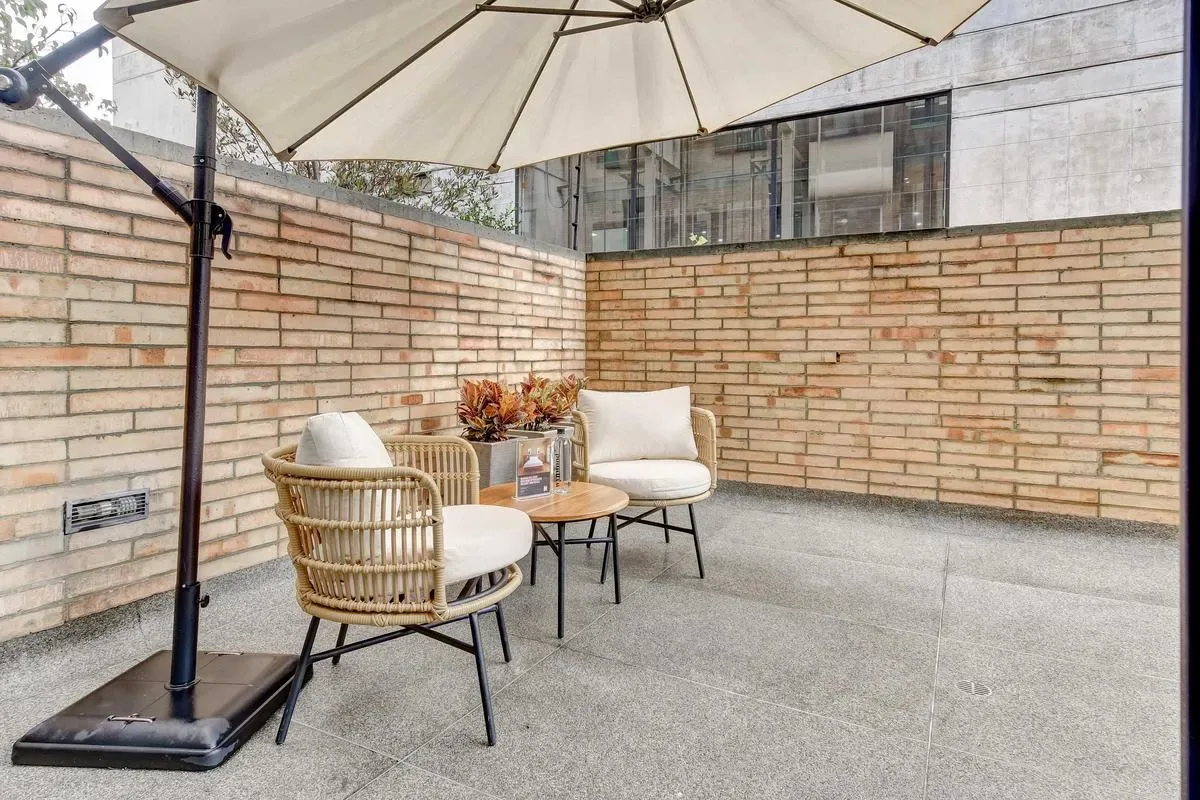 Deluxe 1BR Duplex in El Virrey w/ Terrace