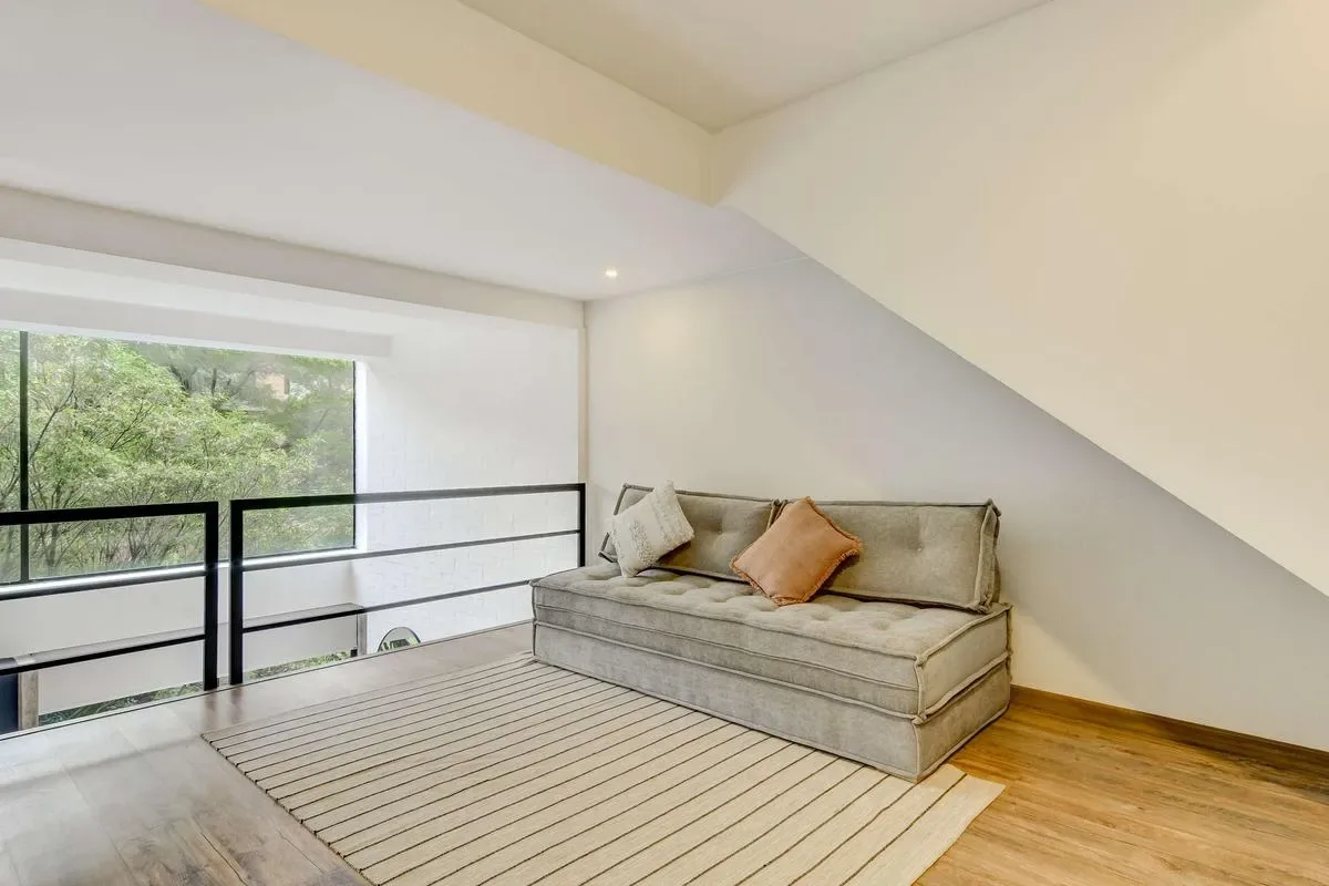 Deluxe 1BR Duplex in El Virrey w/ Terrace
