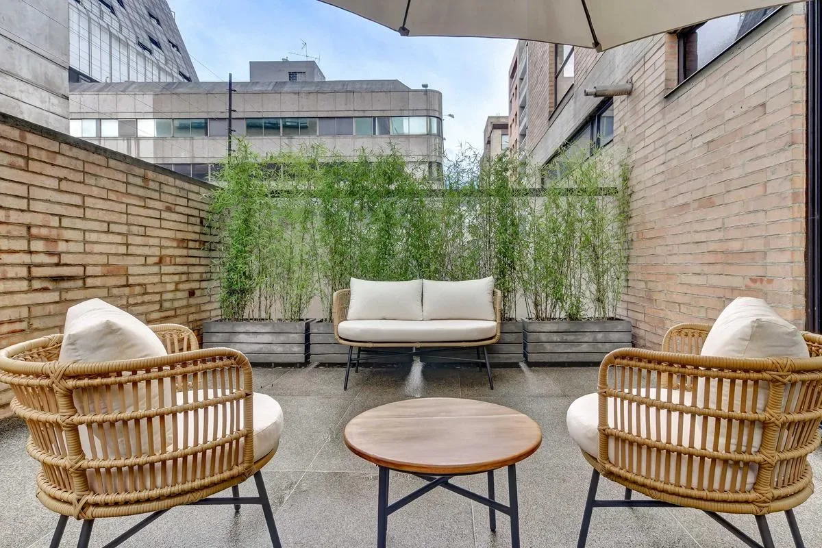 Deluxe 1BR Duplex in El Virrey w/ Terrace