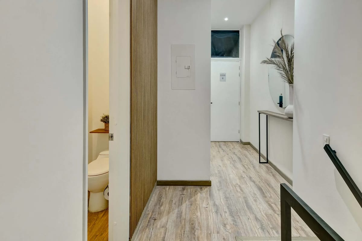 Deluxe 1BR Duplex in El Virrey w/ Terrace