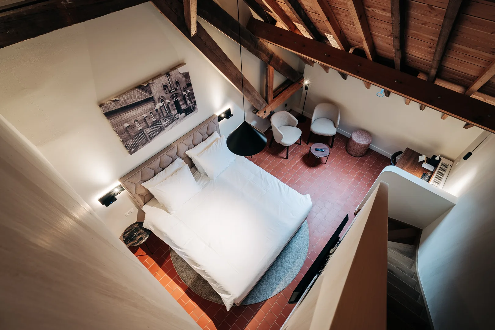 Habitación con entreplanta
