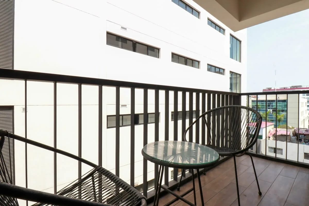 Eclectic 2BR in the Heart of Miraflores
