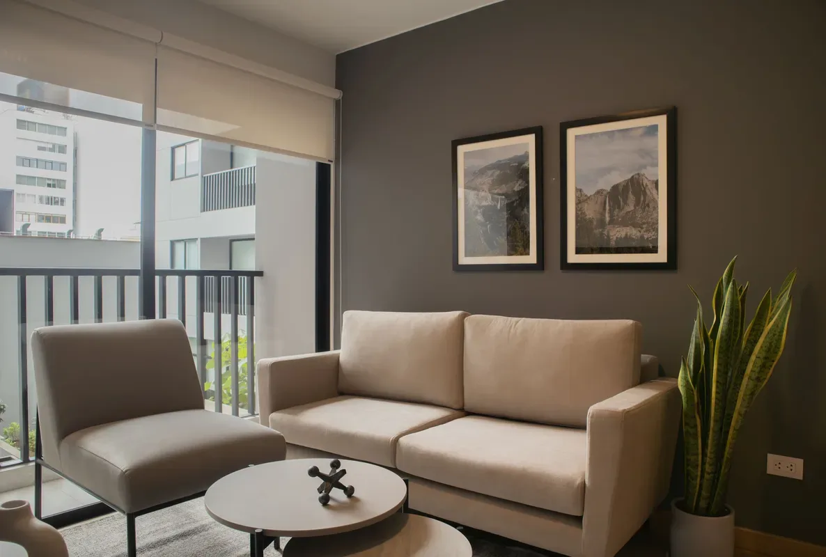 Prime 2BR w/ Balcony in Miraflores