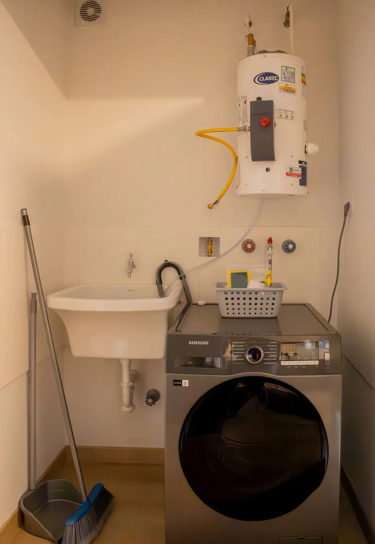 Prime 2BR w/ Balcony in Miraflores