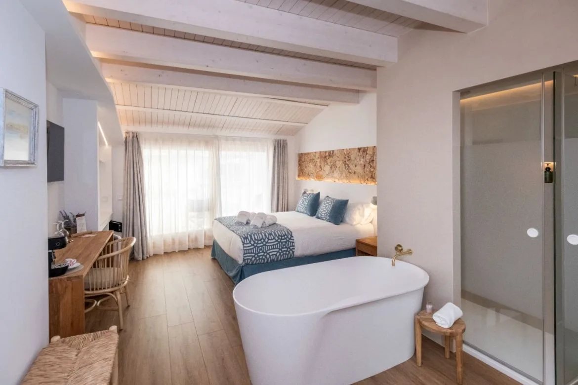 Habitación Doble Superior con Terraza - S'Antiga