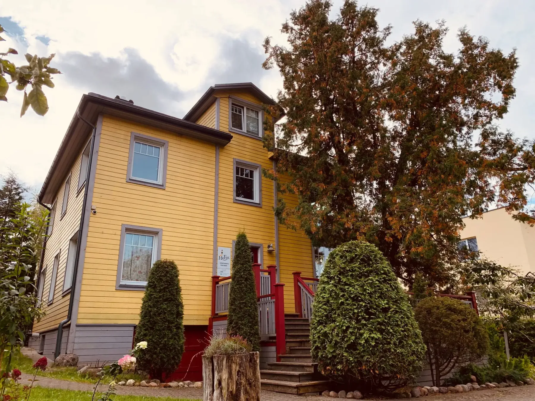 Exterior de Mr Fox Guest House