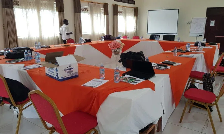 Salón de conferencias y espacio para reuniones