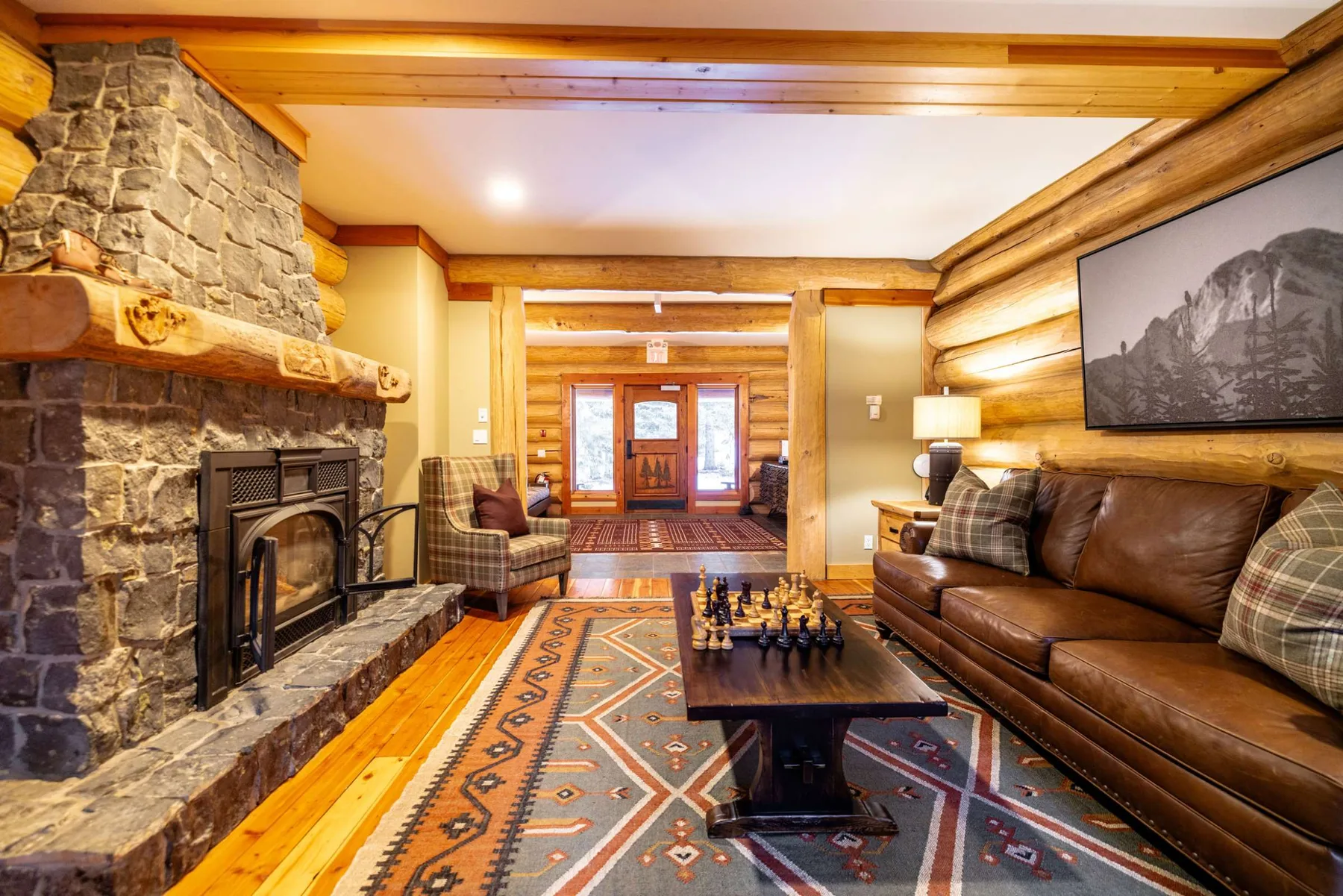 Island Lake Lodge common area