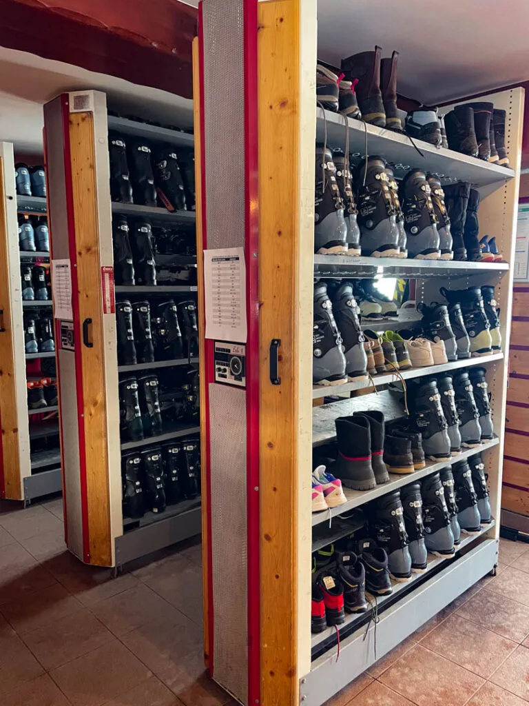 Tienda de esquí en el establecimiento