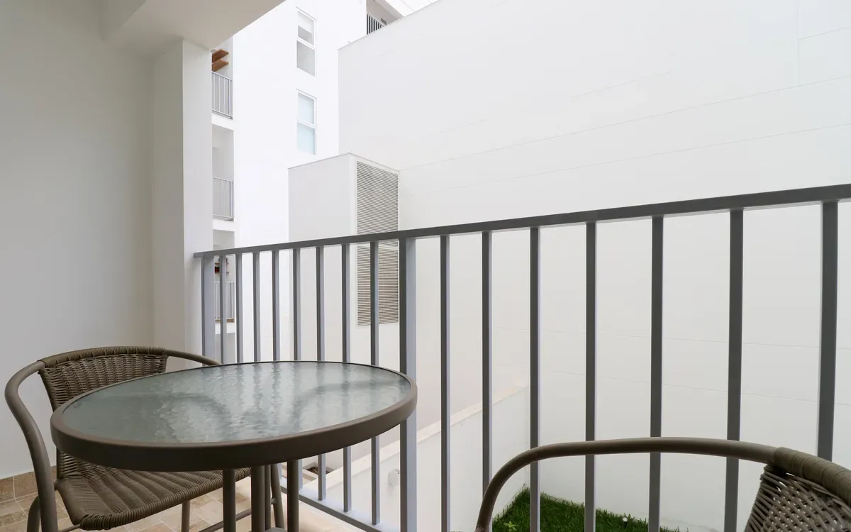 Upscale 2BR with Balcony in Miraflores