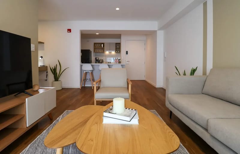 Upscale 2BR with Balcony in Miraflores