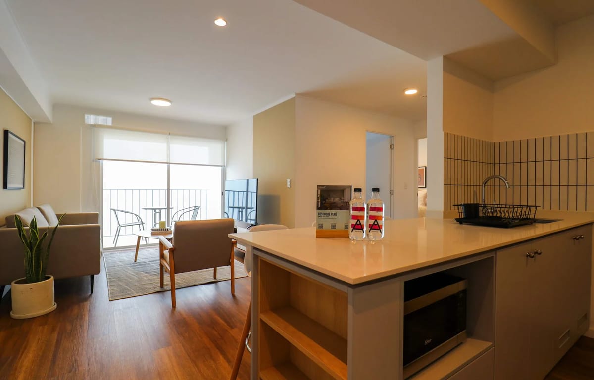 Upscale 2BR with Balcony in Miraflores