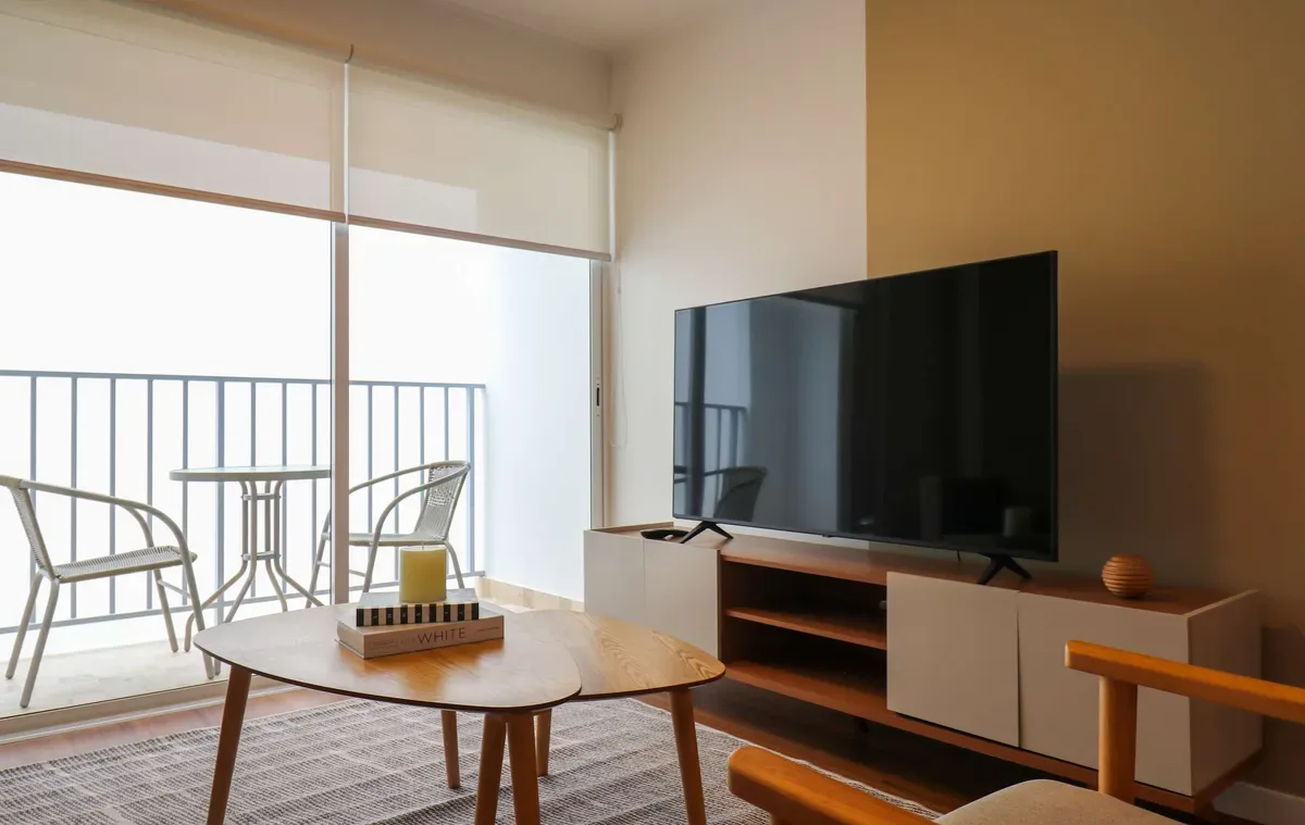 Upscale 2BR with Balcony in Miraflores