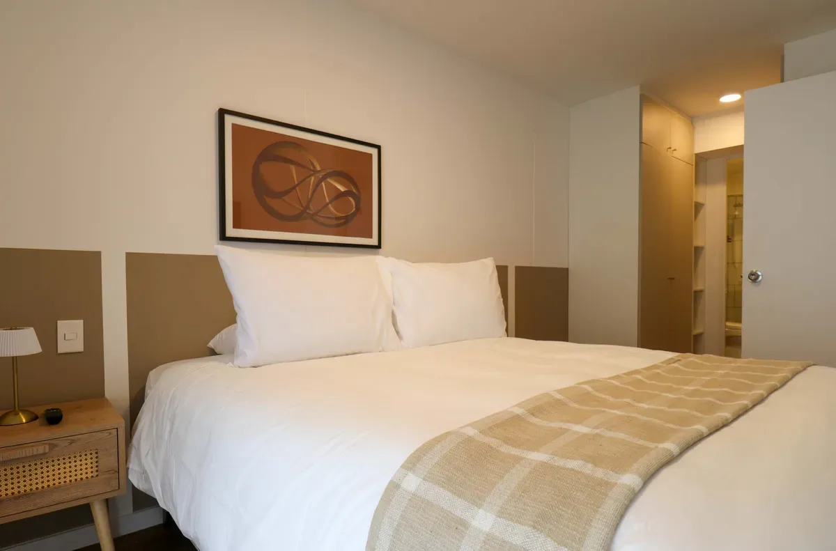 Upscale 2BR with Balcony in Miraflores