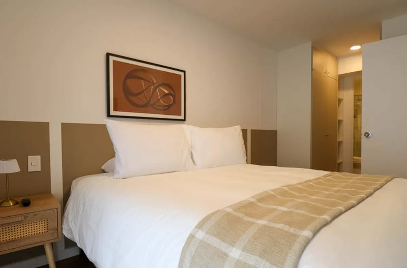 Upscale 2BR with Balcony in Miraflores