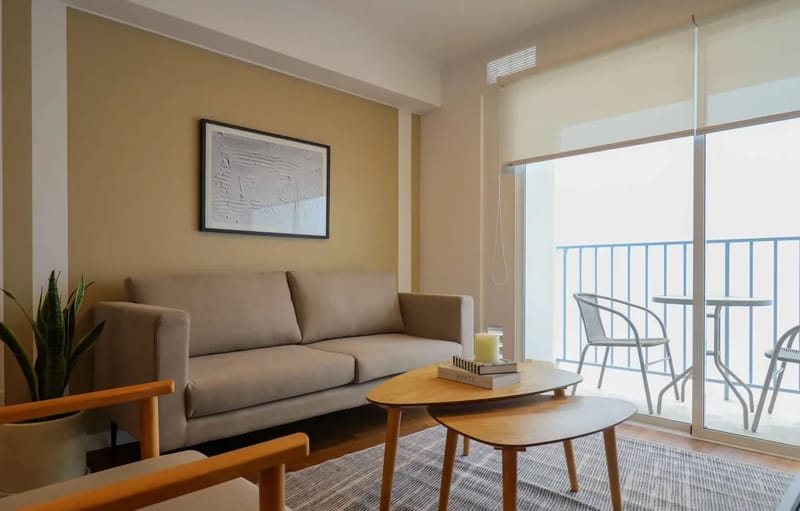 Upscale 2BR with Balcony in Miraflores