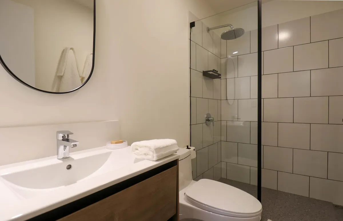 Upscale 2BR with Balcony in Miraflores