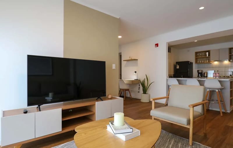 Upscale 2BR with Balcony in Miraflores