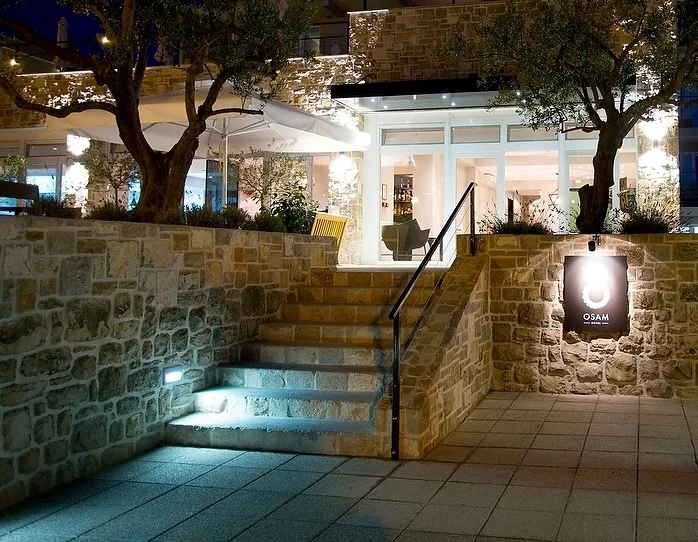 Hotel Osam