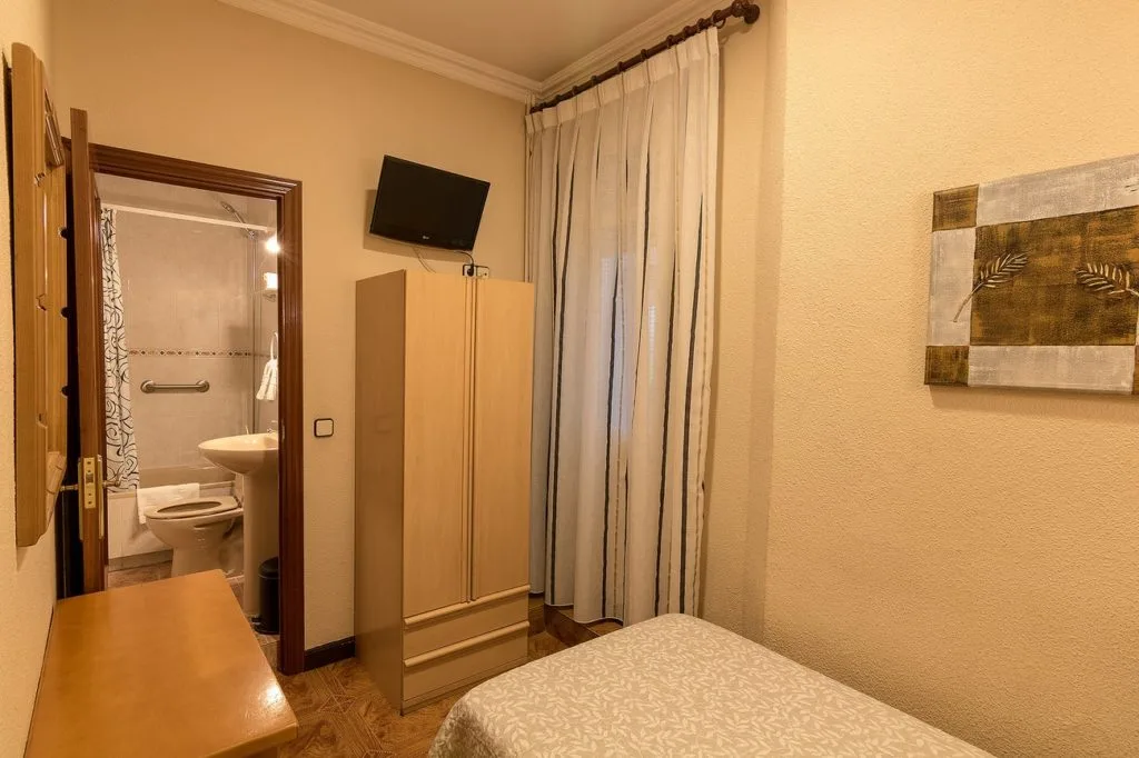 Basic single room