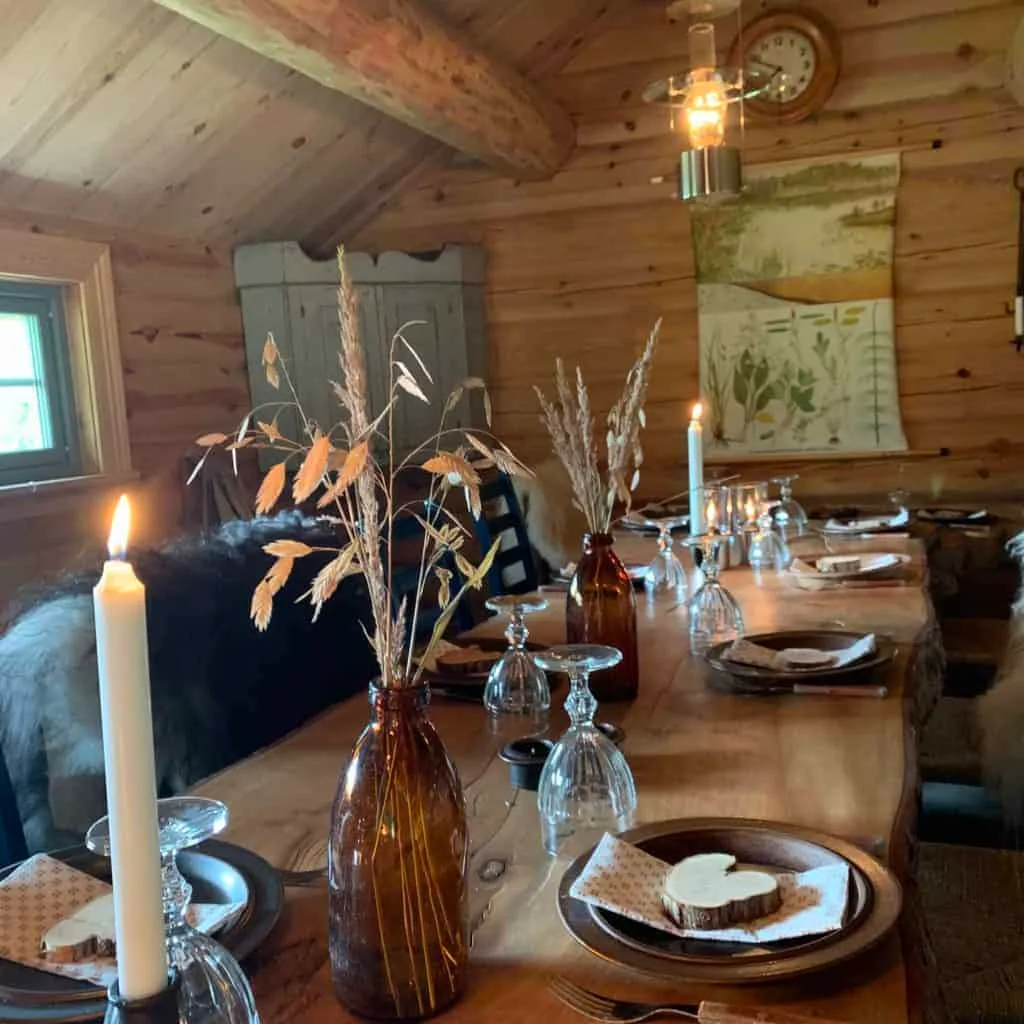 Interior of Flåderhytta