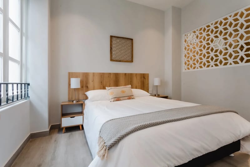 Upscale 1BR in Casco Antiguo w/ Balcony