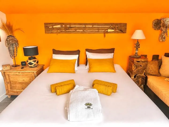 Yellow room