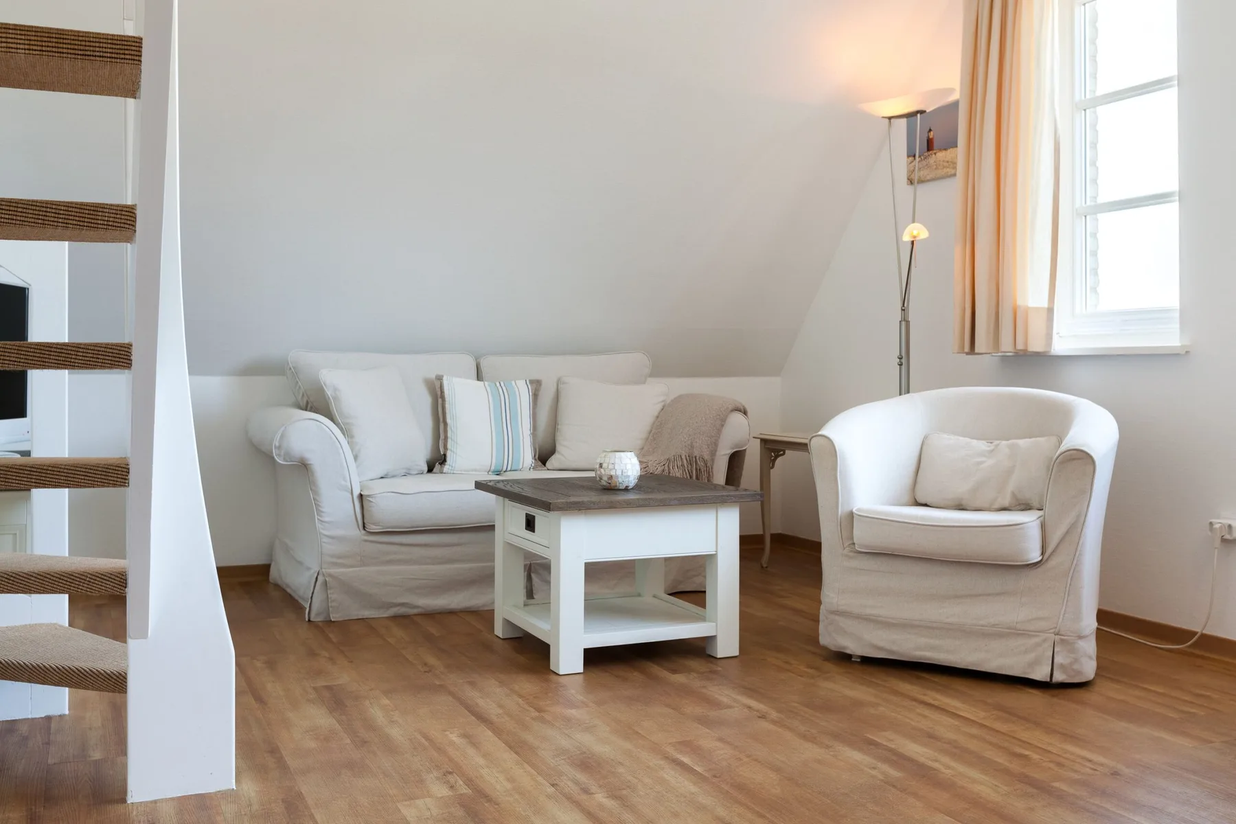 2-Raum-Appartement im OG und DG, ca. 43qm² Nutzfläche für bis zu 2 Personen.