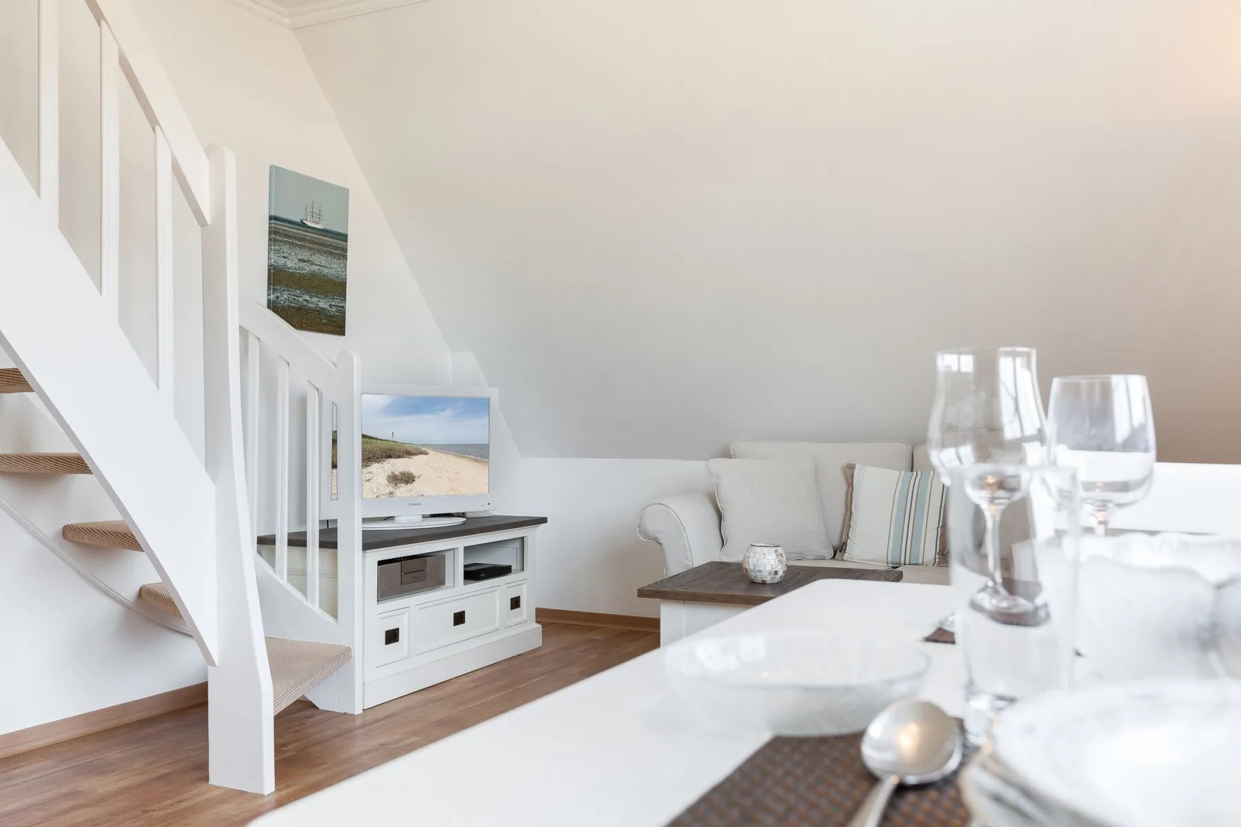 2-Raum-Appartement im OG und DG, ca. 43qm² Nutzfläche für bis zu 2 Personen.