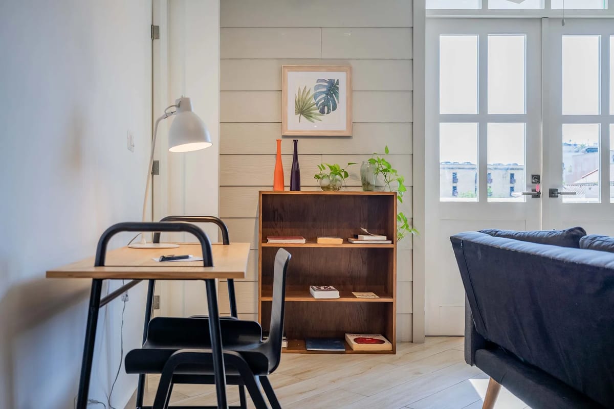 Charming 1BR in Casco Antiguo w/ Balcony