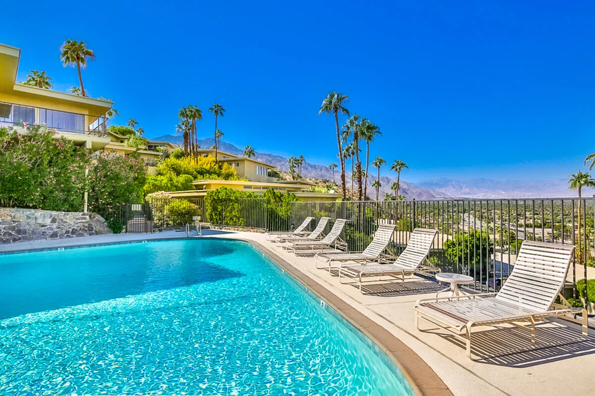 Panoramic Southridge Views Condo