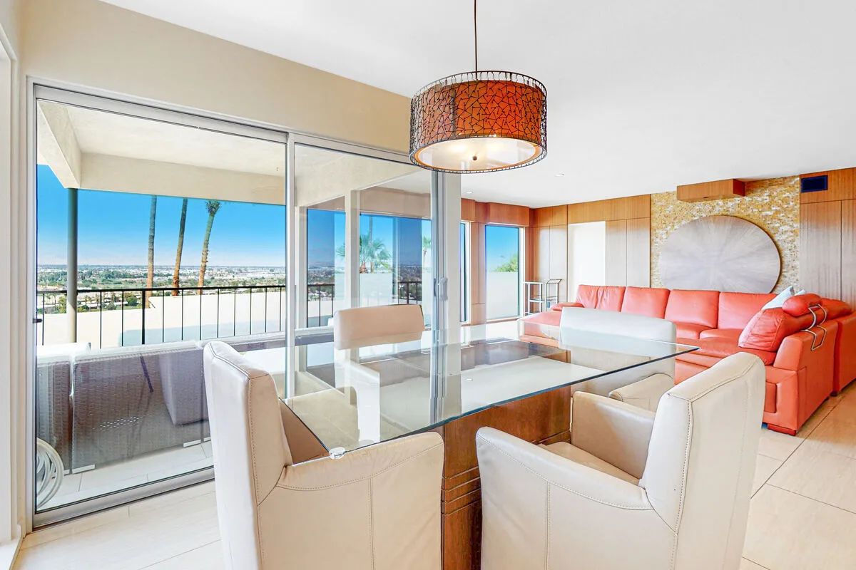 Panoramic Southridge Views Condo