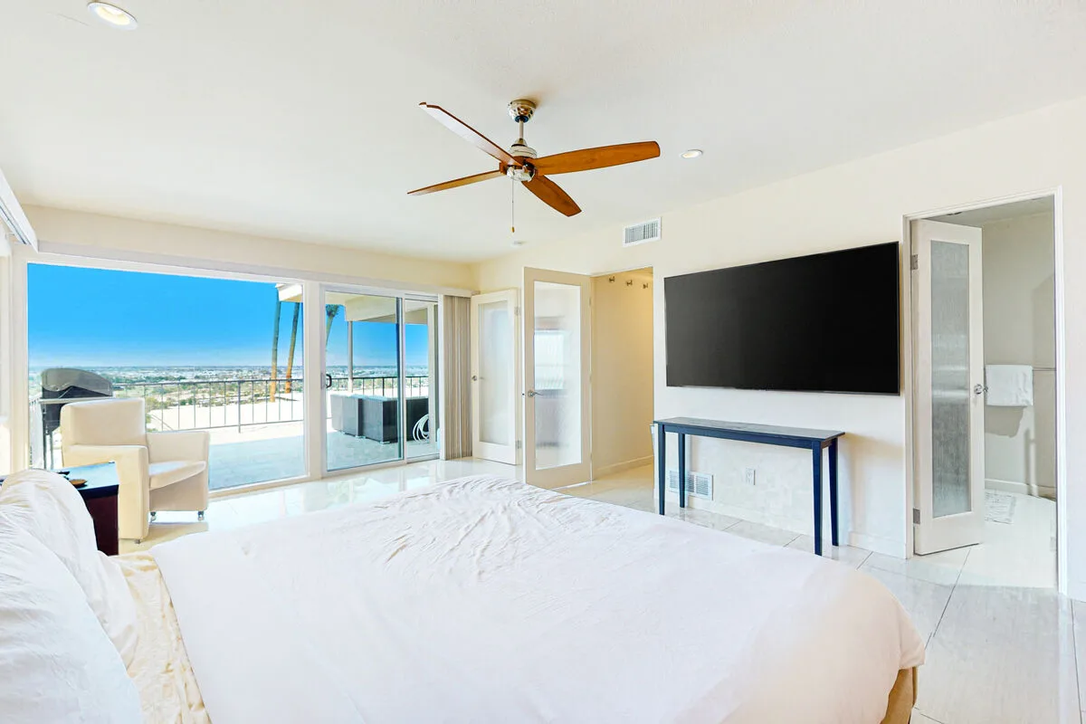 Panoramic Southridge Views Condo