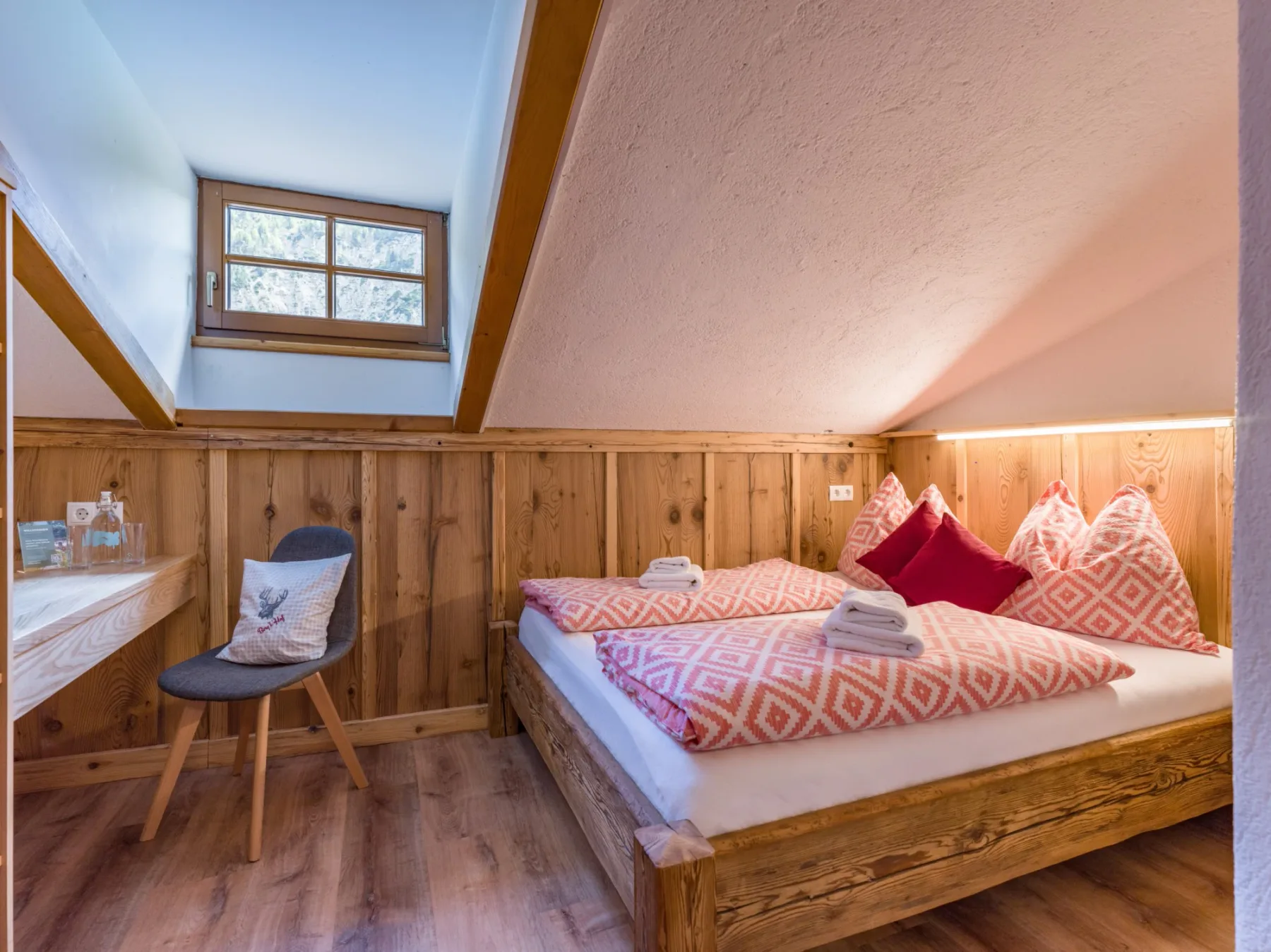 Habitación doble en cabaña con baño compartido externo