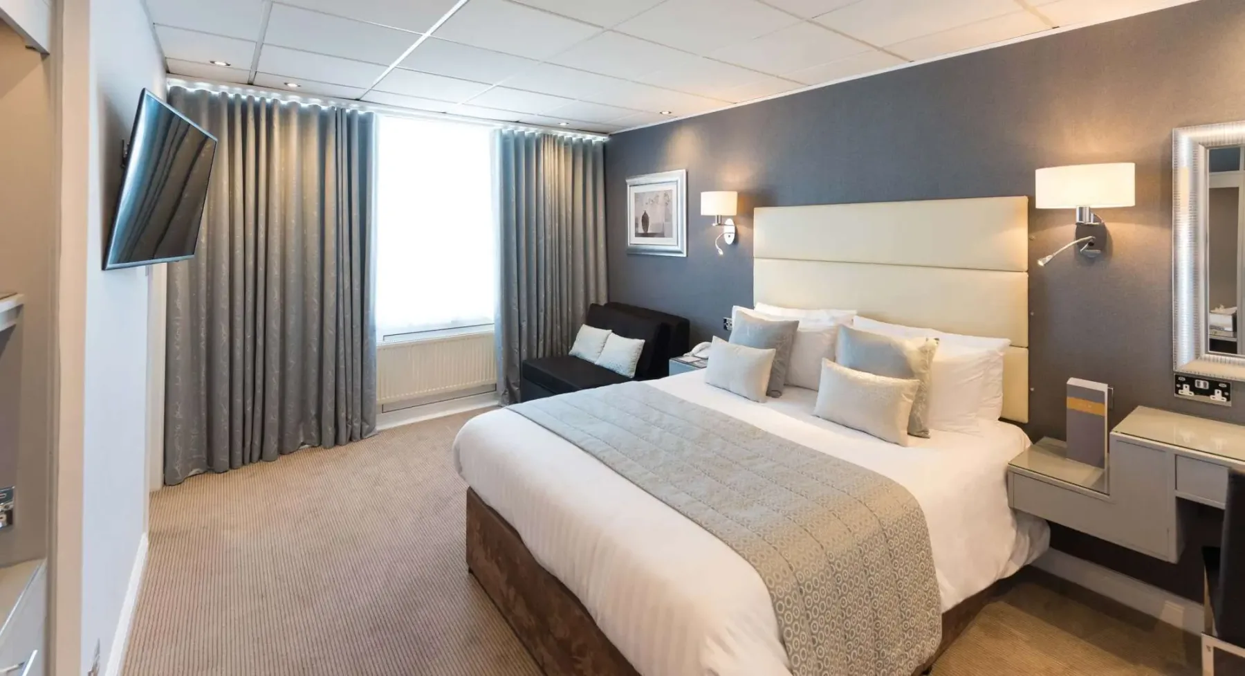 Signature room