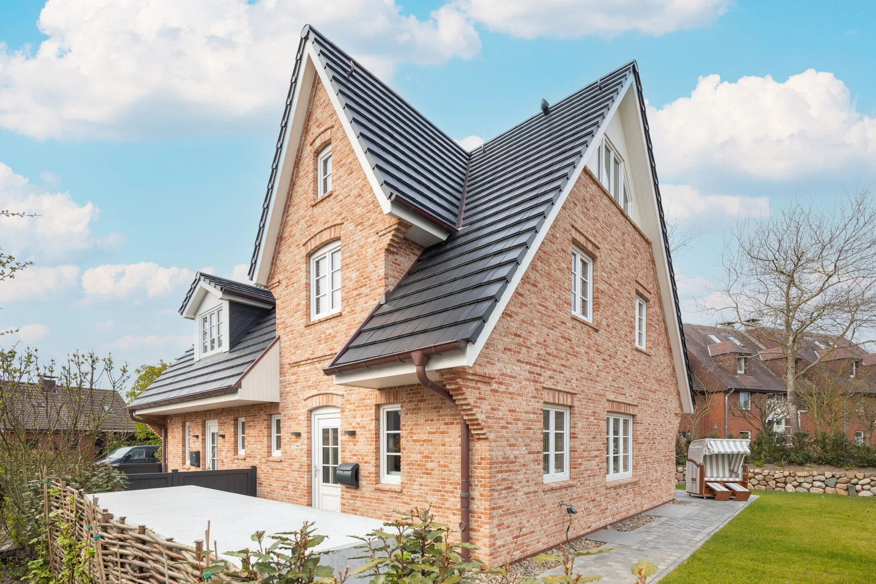 Hausteil mit ca. 144m² Nutzfläche im UG/EG/OG/DG für bis zu 7 Personen.