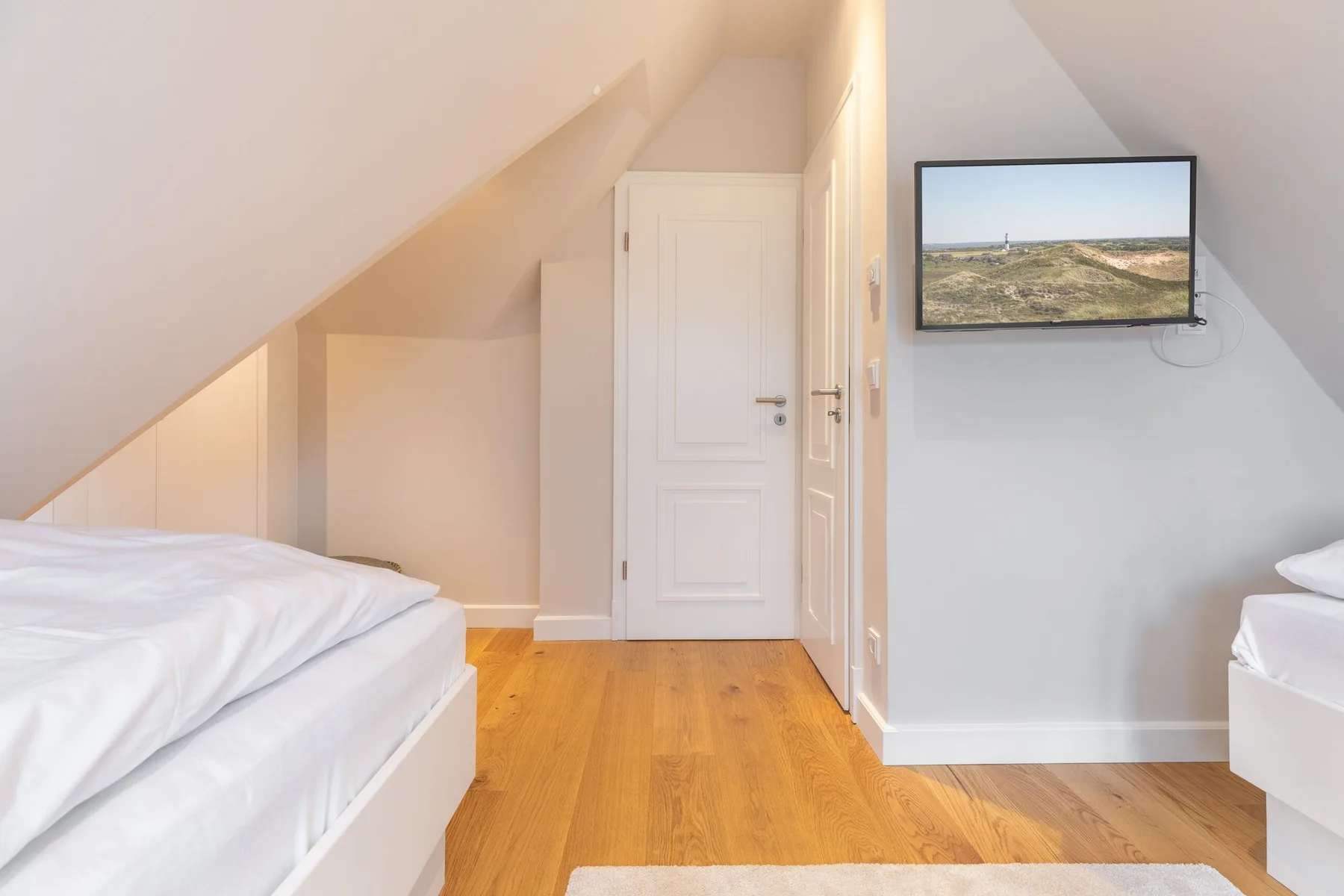 Hausteil mit ca. 144m² Nutzfläche im UG/EG/OG/DG für bis zu 7 Personen.