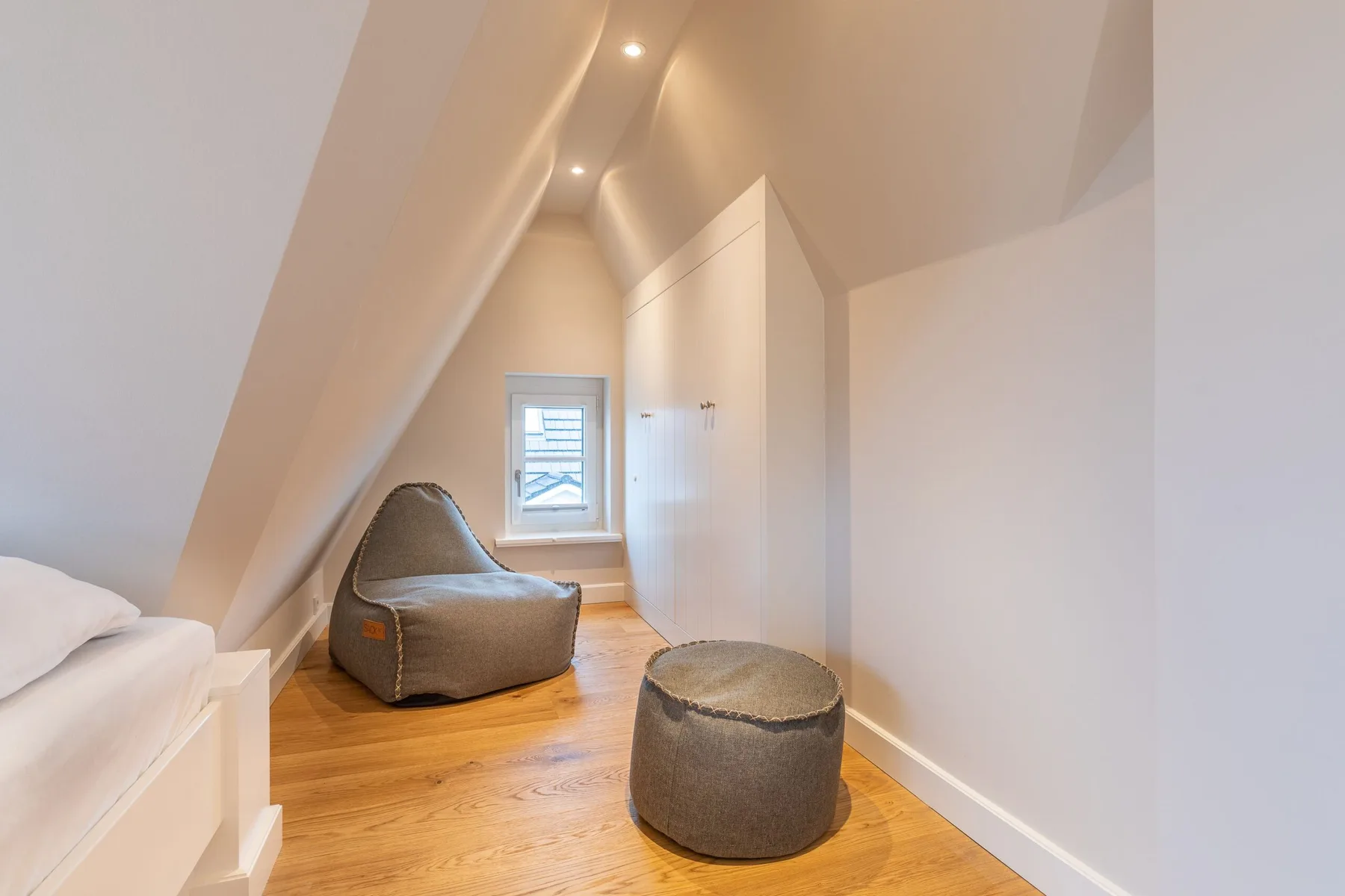 Hausteil mit ca. 144m² Nutzfläche im UG/EG/OG/DG für bis zu 7 Personen.