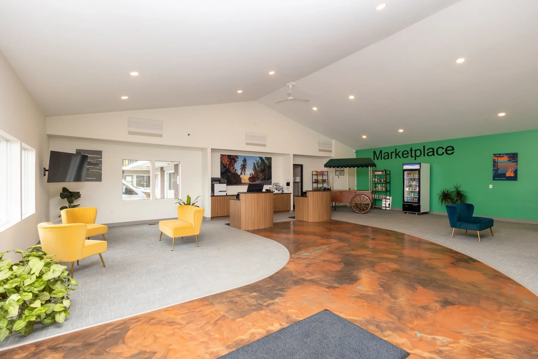 Cedar Motor Inn lobby