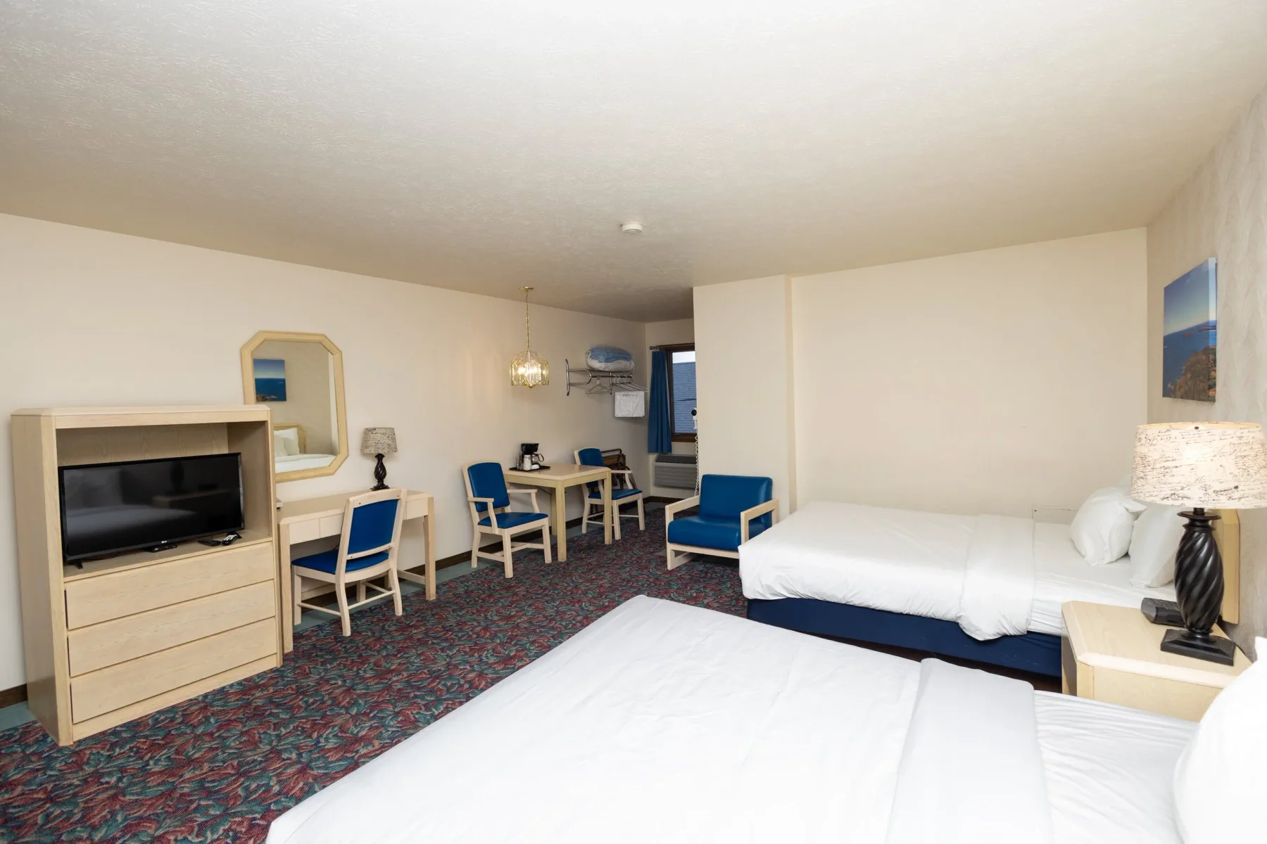 Double-queen room
