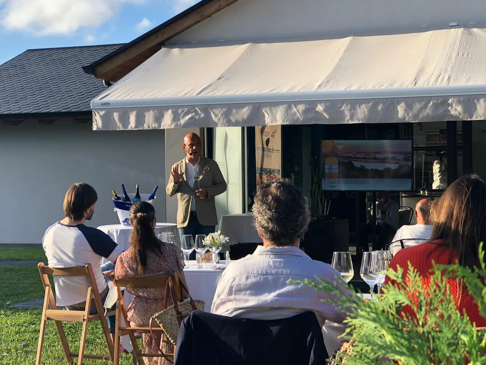 Hotel wine-tasting and guest moments