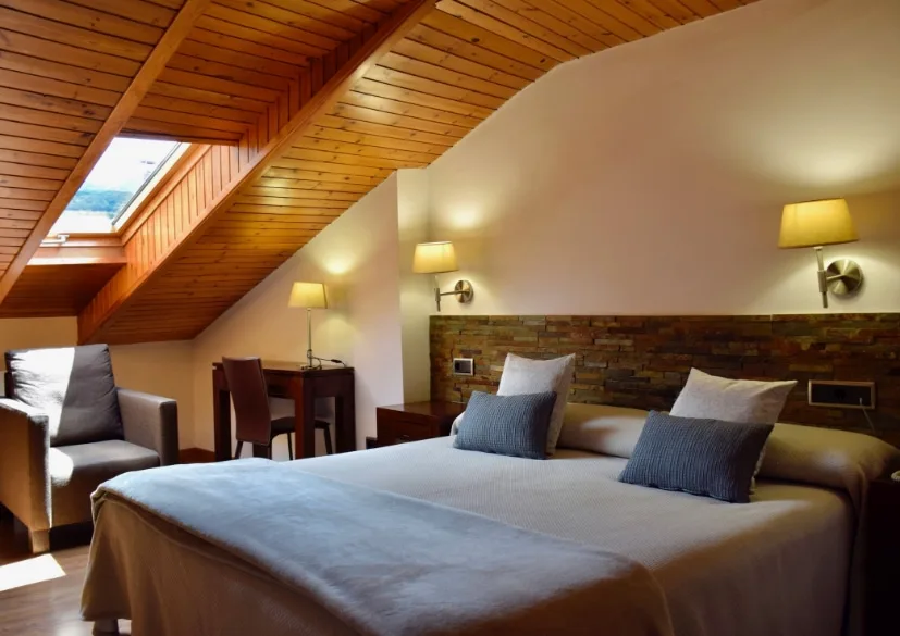 Habitación doble superior con dos camas individuales